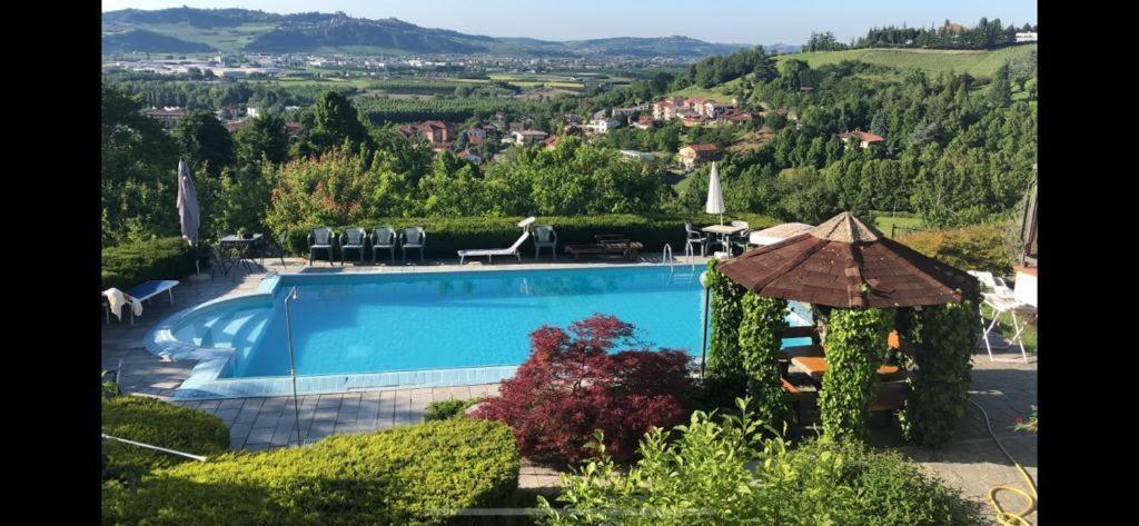 View With Pool Alba (Piedmont)