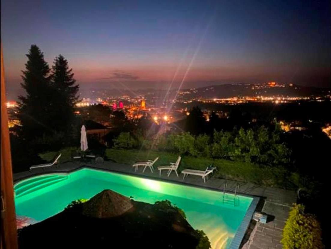 View With Pool * Alba (Piedmont)